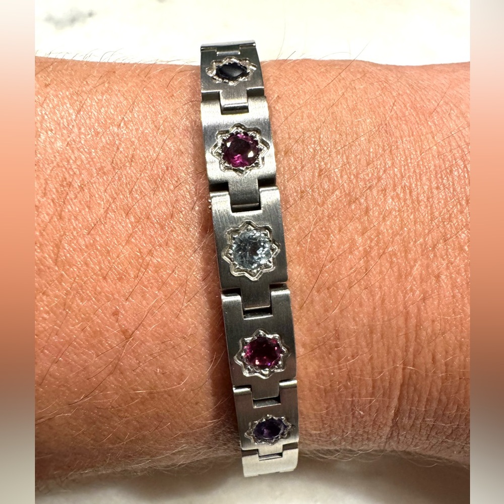 Modern stainless steel bracelet, made in Italy by “Rebecca “.